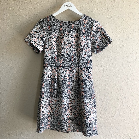 H&M Dresses & Skirts - H&M Textured Tea Time Dress